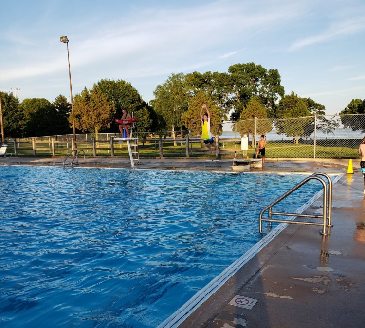Jefferson Park Swimming Pool (Menasha,&nbspWI)